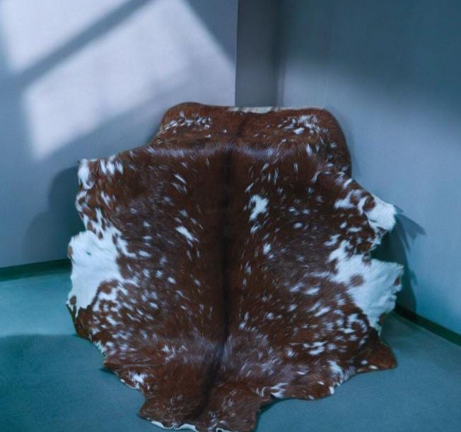 Premium Natural Cowhide Rug – Brown & White Speckled Hair-On Hide
